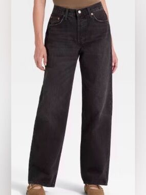 NWT Women's Mid-Rise 90's Baggy Denim Jeans - Universal Thread™ Washed Black 4